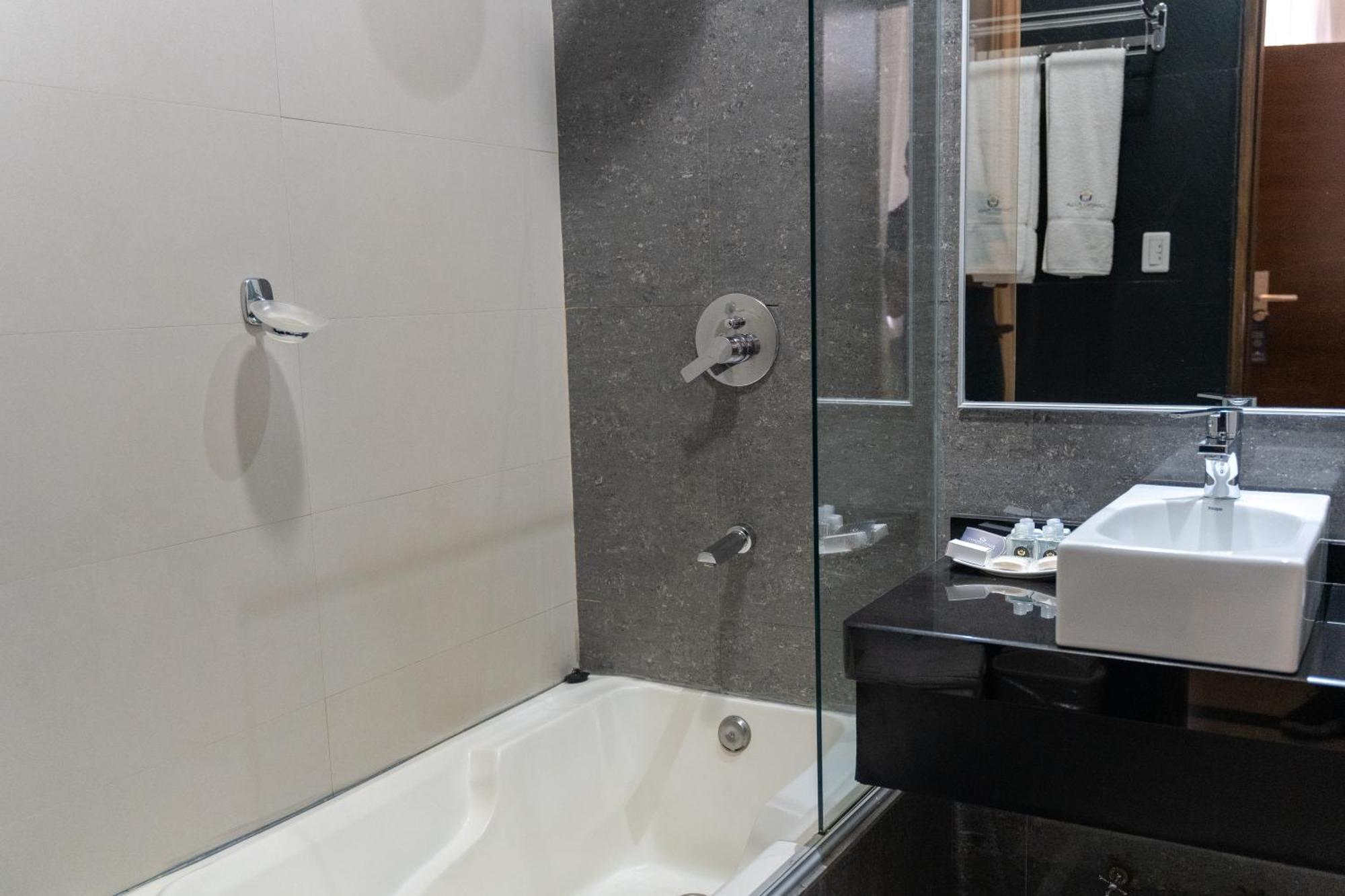 Camino Plaza Hotel Cochabamba Eksteriør billede
